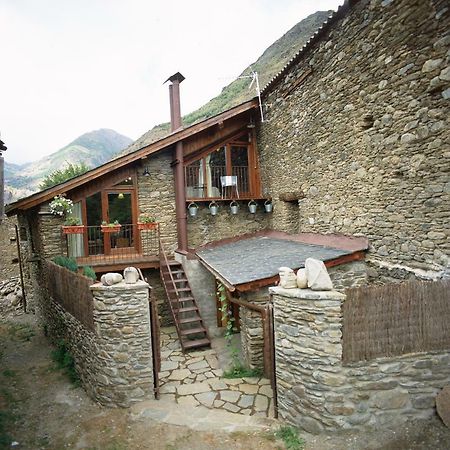 Villa La Llupia Isavarre Exterior foto